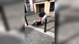 Idiot Attacks Pregnant Woman, Discovers Common Sense And Basic Etiquette