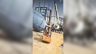 Crane Collapse Kills Machine Operator