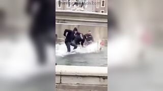 Italian Police Meet With African Migrants