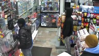 Man Survives Knife Attack With Cat-like Reflexes