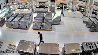 Man Loses Both Arms Due To Work