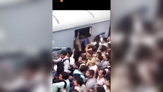 Note The Difference Between Japanese Subway Stations And Japanese Subway Stations