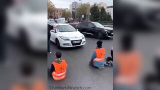 The Short-lived But Powerful Big-man Effect And Protesters