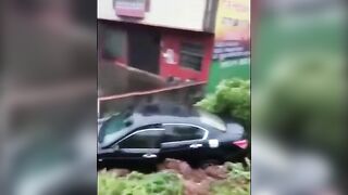 Crazy Landslide Filmed In China