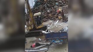 Man Rushed Along Garbage Boat And Fell Headfirst
