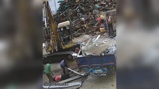 Man Rushed Along Garbage Boat And Fell Headfirst