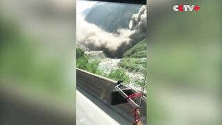 Massive Landslide Paralyzes China's Transportation