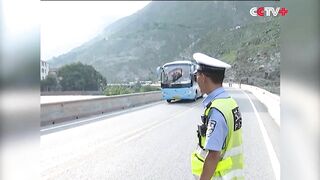 Massive Landslide Paralyzes China's Transportation