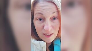 Disgusted Karen Refuses To Accept Gift From Trump-supporting Neighbour