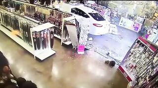 Driver Crashes Into Beauty Salon In Tempe