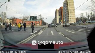 Driver Ignores Red Light And Causes Car Accident