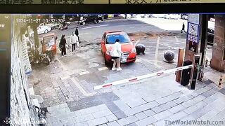Driver Takes Woman Home With Christmas Shopping