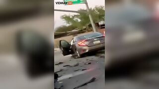 Man Crashes His $500,000 McLaren At Intersection
