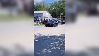 Mustang Loses Control, Hits C6 Corvette