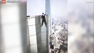 Shocking Moment Chinese Adventurer Falls To His Death From Skyscraper