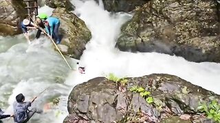 The Two Were Swept Away By The Rapids