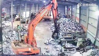 Worker Crushed To Death By Hydraulic Press