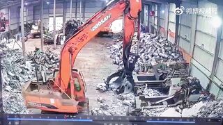 Worker Crushed To Death By Hydraulic Press