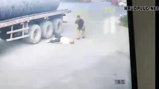 Workers Were Injured By The Rolling Cylinder