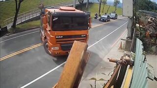 Motorcyclist Crashes Into Semi-trailer, Gets His Head Stuck But Somehow Survives