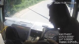 Bus Driver Dies While Driving, Conductor Saves Passengers