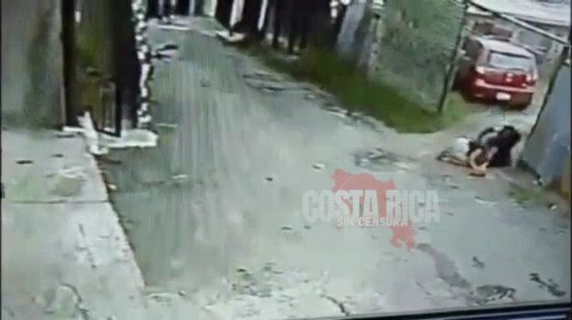 Costa Rican Man Stalks And Stabs Wife Multiple Times